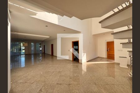 Sala de casa de condomínio à venda com 5 quartos, 1030m² em Barra da Tijuca, Rio de Janeiro