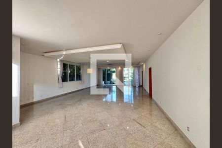 Sala de casa de condomínio à venda com 5 quartos, 1030m² em Barra da Tijuca, Rio de Janeiro