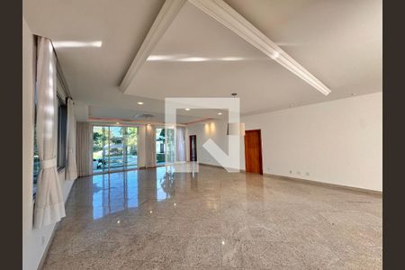 Sala de casa de condomínio à venda com 5 quartos, 1030m² em Barra da Tijuca, Rio de Janeiro