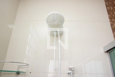 Banheiro da Suíte de casa para alugar com 2 quartos, 110m² em Tropical, Contagem