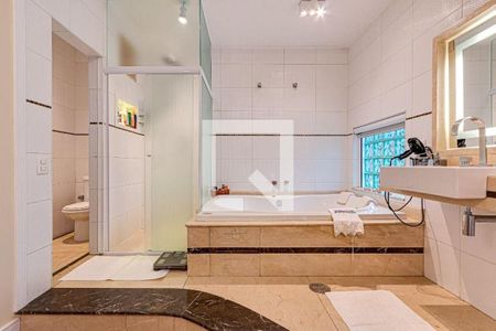 Casa à venda com 2 quartos, 180m² em Indianópolis, São Paulo