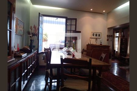 Casa à venda com 3 quartos, 256m² em Bosque da Saúde, São Paulo