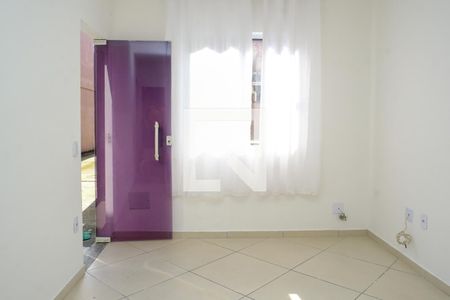 Casa para alugar com 2 quartos, 84m² em Santo Elias, Mesquita