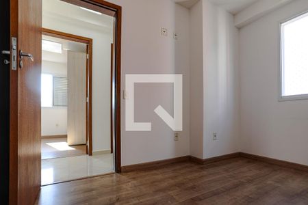 Quarto 1  de apartamento para alugar com 3 quartos, 57m² em Jardim Sao Pedro, Mogi das Cruzes