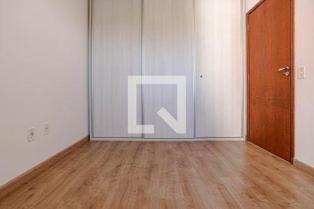 Quarto 1  de apartamento para alugar com 3 quartos, 57m² em Jardim Sao Pedro, Mogi das Cruzes