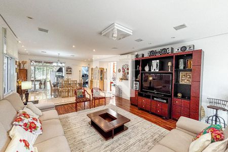Casa à venda com 3 quartos, 366m² em Sumaré, São Paulo