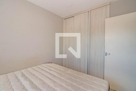 Quarto 2 de apartamento para alugar com 2 quartos, 48m² em Passo das Pedras, Porto Alegre