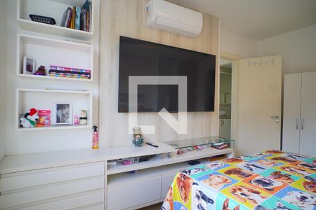 Quarto suíte  de apartamento à venda com 2 quartos, 75m² em Jardim Lindóia, Porto Alegre