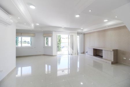 Sala  de casa de condomínio para alugar com 4 quartos, 415m² em Parque Sinai, Santana de Parnaíba