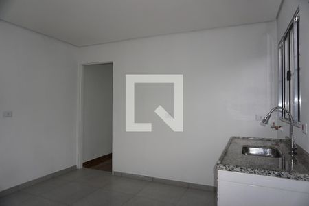 Cozinha de casa para alugar com 1 quarto, 29m² em Jardim Santo Eduardo, Embu das Artes