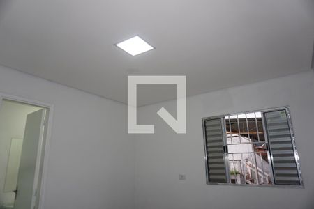 Quarto de casa para alugar com 1 quarto, 29m² em Jardim Santo Eduardo, Embu das Artes