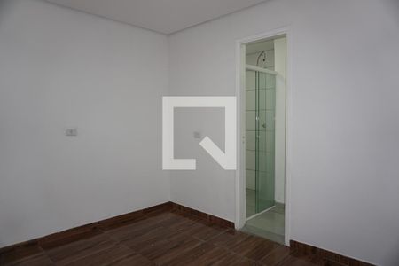 Quarto de casa para alugar com 1 quarto, 29m² em Jardim Santo Eduardo, Embu das Artes