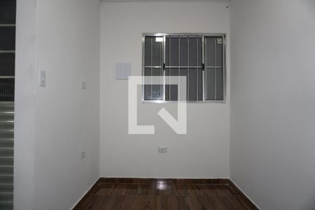 Sala de casa para alugar com 1 quarto, 35m² em Jardim Santo Eduardo, Embu das Artes