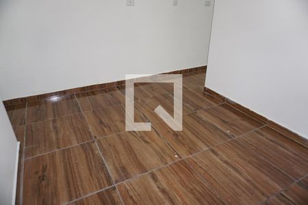 Quarto de casa para alugar com 1 quarto, 35m² em Jardim Santo Eduardo, Embu das Artes