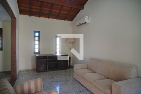 Sala de casa à venda com 4 quartos, 360m² em Itaipu, Niterói