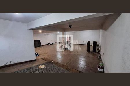 Casa à venda com 3 quartos, 300m² em Vila Londrina, São Paulo