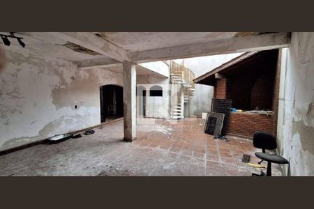 Casa à venda com 3 quartos, 300m² em Vila Londrina, São Paulo