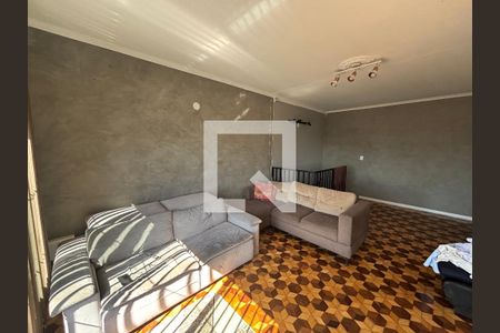Sala de casa à venda com 6 quartos, 250m² em Jardim Eliane, São Paulo