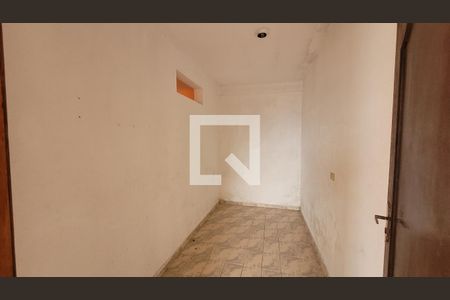 Quarto de casa para alugar com 8 quartos, 315m² em Parque Recanto Monica, Itaquaquecetuba