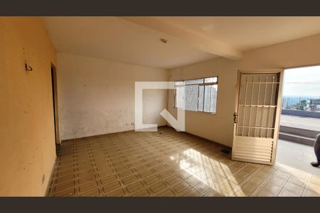 Sala de casa para alugar com 8 quartos, 315m² em Parque Recanto Monica, Itaquaquecetuba