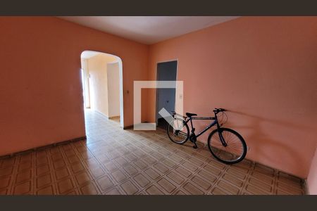 Sala de casa para alugar com 8 quartos, 315m² em Parque Recanto Monica, Itaquaquecetuba