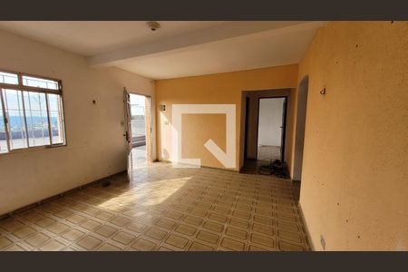 Sala de casa para alugar com 8 quartos, 315m² em Parque Recanto Monica, Itaquaquecetuba