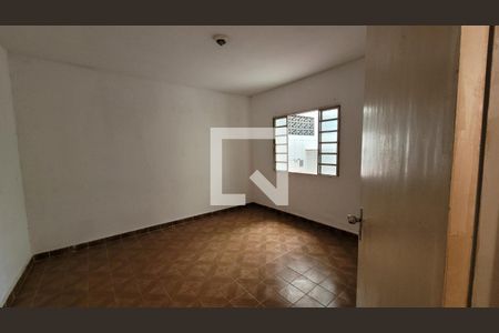 Quarto de casa para alugar com 8 quartos, 315m² em Parque Recanto Monica, Itaquaquecetuba