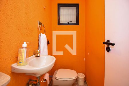 lavabo de casa à venda com 3 quartos, 240m² em Sumaré, São Paulo