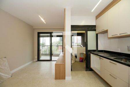 Sala e Cozinha de apartamento para alugar com 2 quartos, 73m² em Pinheiros, São Paulo