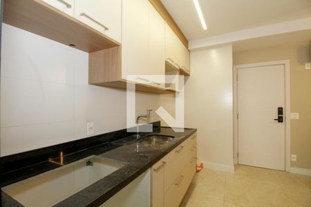 Sala e Cozinha de apartamento para alugar com 2 quartos, 73m² em Pinheiros, São Paulo