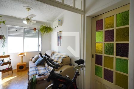 Sala porta cozinha  de apartamento à venda com 3 quartos, 69m² em Vila Nova, Porto Alegre
