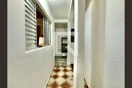 Corredor de casa à venda com 3 quartos, 110m² em Jardim das Flores, Osasco