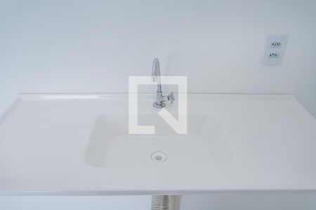 Sala, cozinha e área de serviço de apartamento para alugar com 2 quartos, 34m² em Moinho Velho, São Paulo