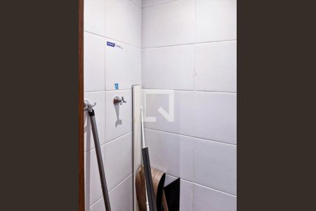 banheiro social_4 de apartamento para alugar com 2 quartos, 57m² em Sacoma, São Paulo