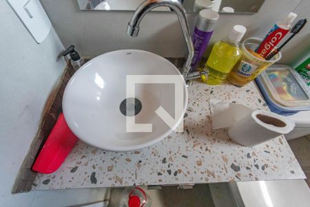Banheiro  de casa para alugar com 2 quartos, 30m² em Casa Grande, Diadema