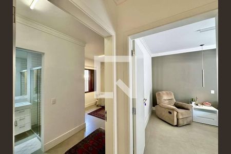 Corredor de casa à venda com 4 quartos, 216m² em Lapa, São Paulo