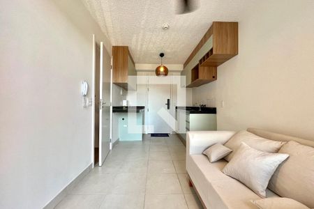 Sala de kitnet/studio para alugar com 1 quarto, 29m² em Jardim Itacolomi, São Paulo