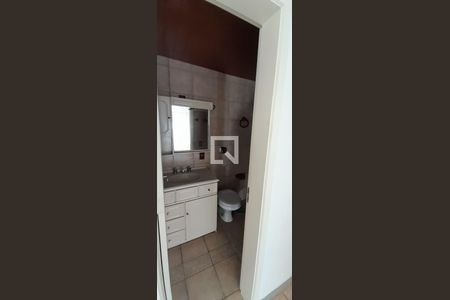 Banheiro de apartamento para alugar com 2 quartos, 60m² em Vila Jardim, Porto Alegre