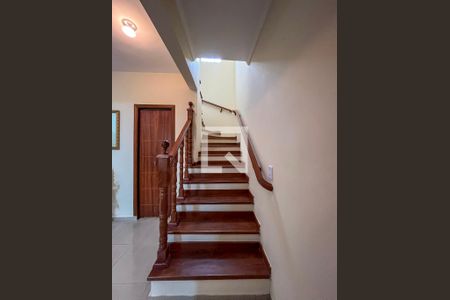Escada de casa à venda com 3 quartos, 300m² em Jardim Maria Estela, São Paulo