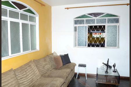 Sala de casa para alugar com 2 quartos, 158m² em São Gabriel, Belo Horizonte