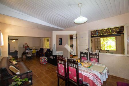 Casa à venda com 2 quartos, 450m² em Engenho do Mato, Niterói