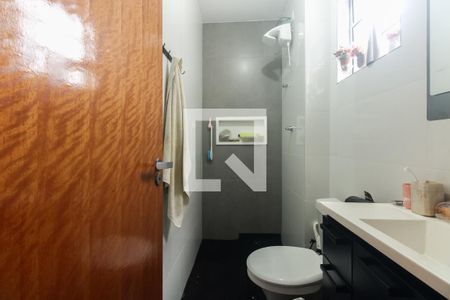 Banheiro  de apartamento à venda com 1 quarto, 33m² em Vila Carrão, São Paulo