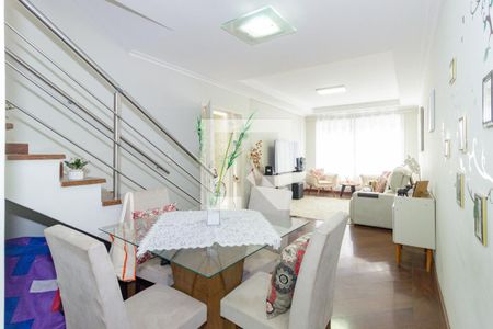 Sala de casa à venda com 4 quartos, 155m² em São Domingos, São Paulo
