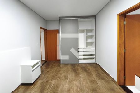 Quarto Suíte de casa de condomínio para alugar com 3 quartos, 212m² em Swiss Park, Campinas