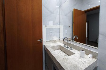 Banheiro Suíte de casa de condomínio para alugar com 3 quartos, 212m² em Swiss Park, Campinas