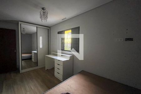 Quarto 2 de casa para alugar com 2 quartos, 120m² em Vila Brasilina, São Paulo