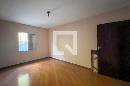 Quarto 1 de casa para alugar com 2 quartos, 120m² em Vila Brasilina, São Paulo