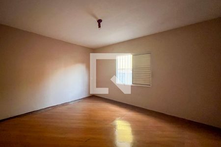 Quarto 1 de casa para alugar com 2 quartos, 120m² em Vila Brasilina, São Paulo