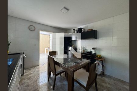 Casa à venda com 3 quartos, 140m² em Umuarama, Osasco