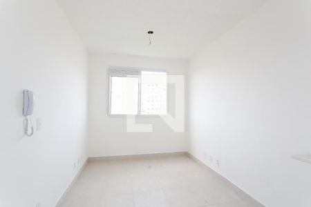 Sala / Cozinha  de casa de condomínio para alugar com 2 quartos, 32m² em Vila Carmosina, São Paulo